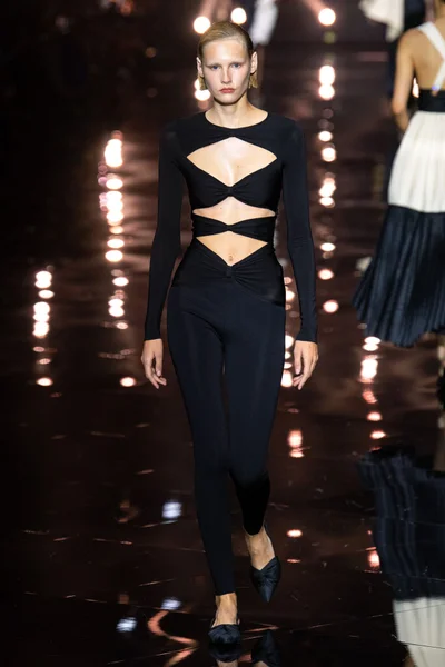 Look 11